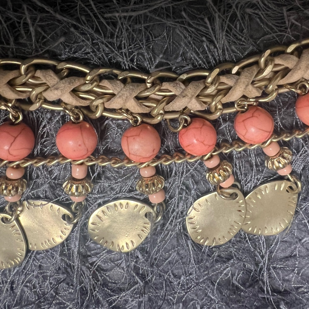 Y2K Coral and Gold Necklace - Picture 4 of 15